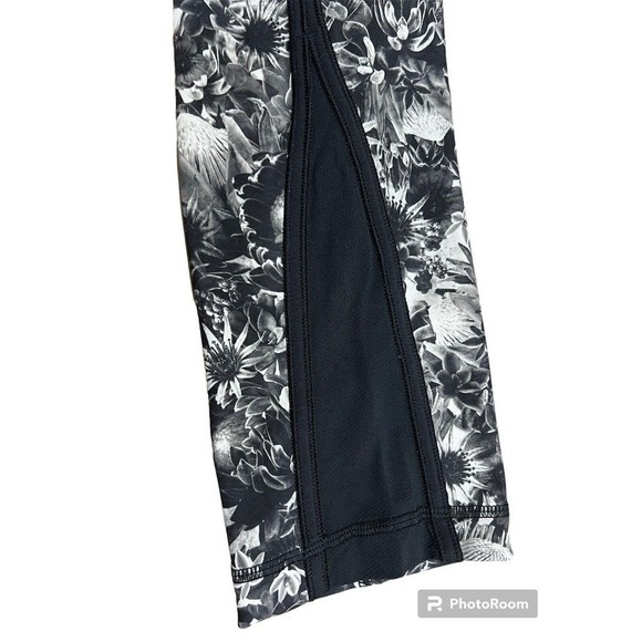 Lululemon Up the Pace Flowabunga Black White Sunflower‎ Floral Crop Legging S 4 - Picture 3 of 5